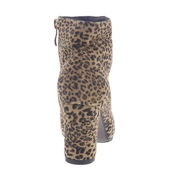 Animal Print Ankle Boots Buttons Leopard Size 11 Granny Boots Vintage Inspired - Picture 5 of 6